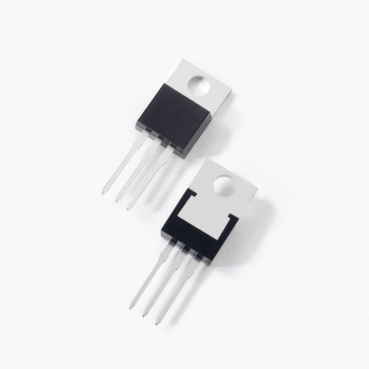 BT136-800E      TO-220     800V 4A     TRIAC